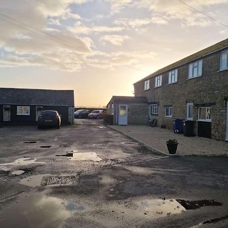 Flamingos Nest Oxford Countryside Apartment Oxford - Bicester Village - Blenheim Palace - Wifi- Free Parking ภายนอก รูปภาพ