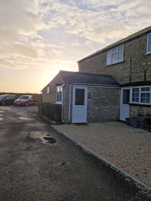 Flamingos Nest Oxford Countryside Apartment Oxford - Bicester Village - Blenheim Palace - Wifi- Free Parking ภายนอก รูปภาพ