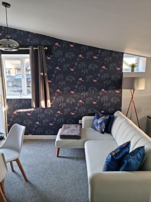 Flamingos Nest Oxford Countryside Apartment Oxford - Bicester Village - Blenheim Palace - Wifi- Free Parking ภายนอก รูปภาพ